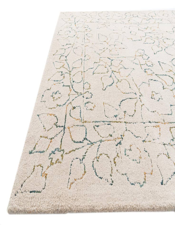 Detail image of  5' 1 x 8' Agra Rug