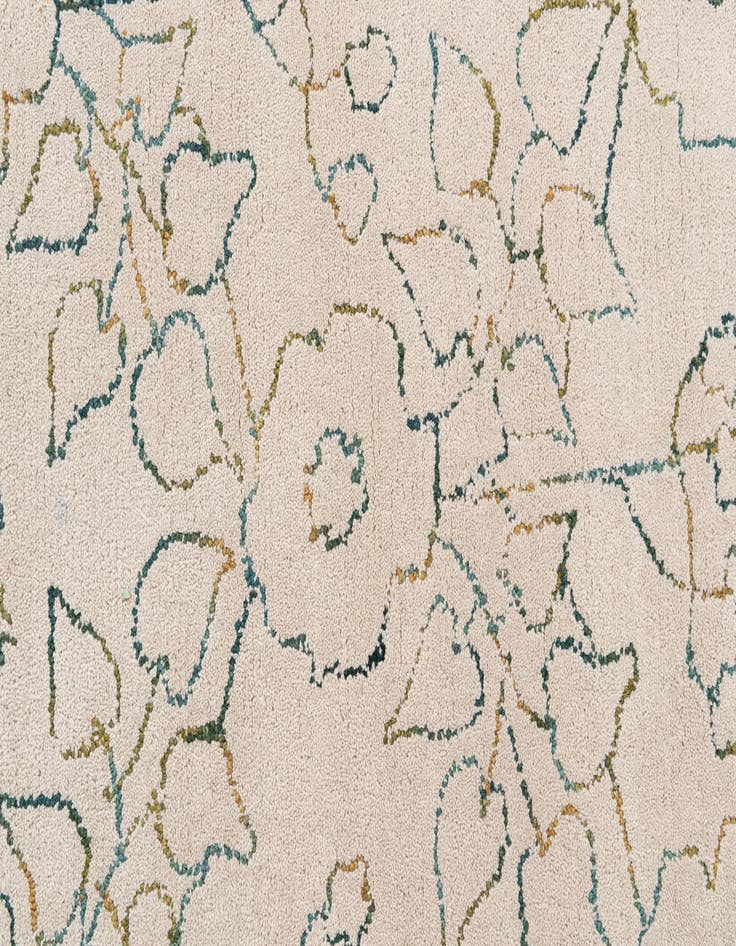 Detail image of  5' 1 x 8' Agra Rug