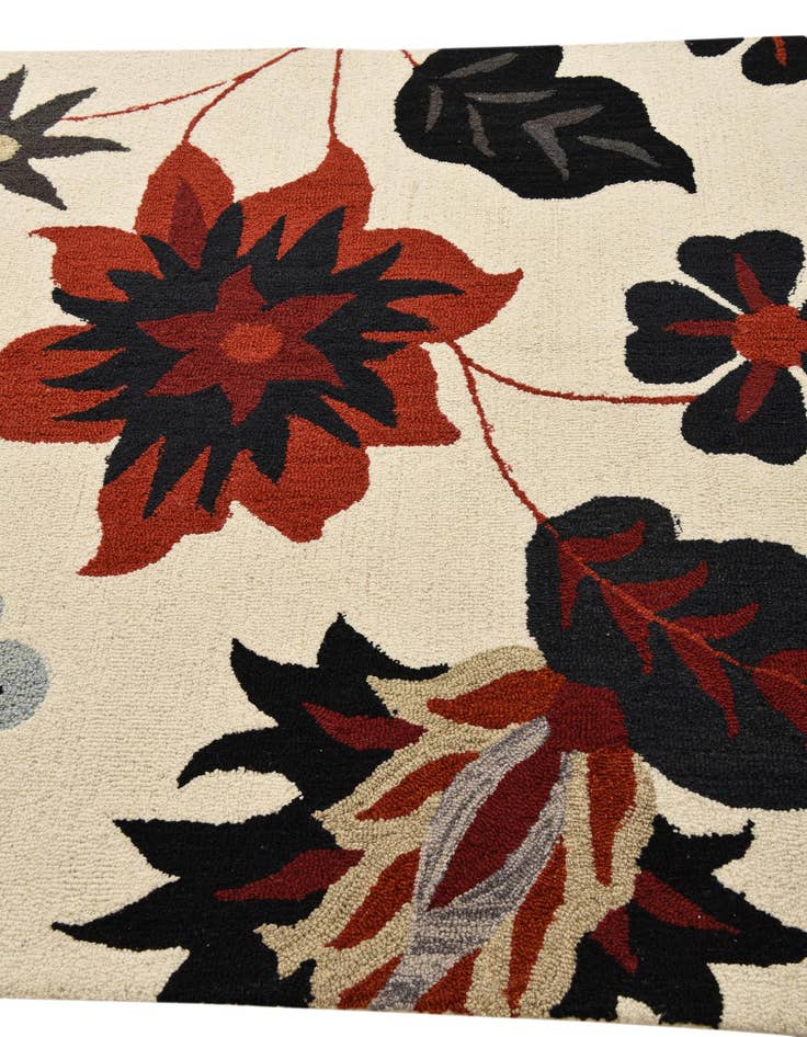 Detail image of  5' x 8' Agra Rug
