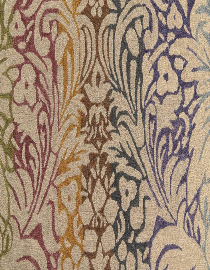 Detail image of  5' 1 x 7' 5 Agra Wool Rug