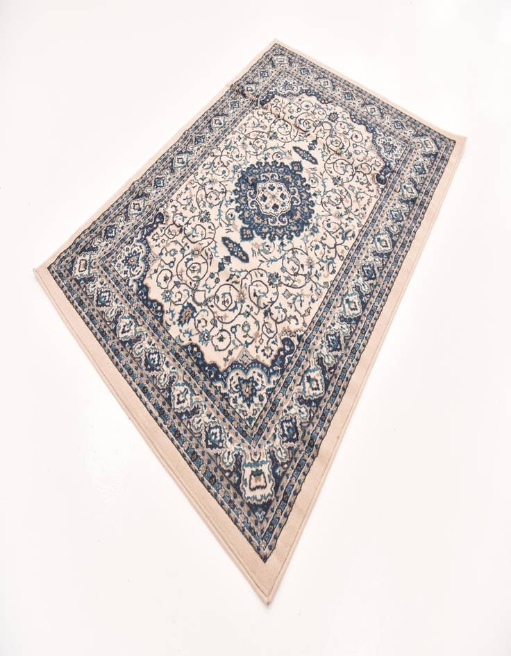 Detail image of  5' 4 x 7' 3 Amaya Rug