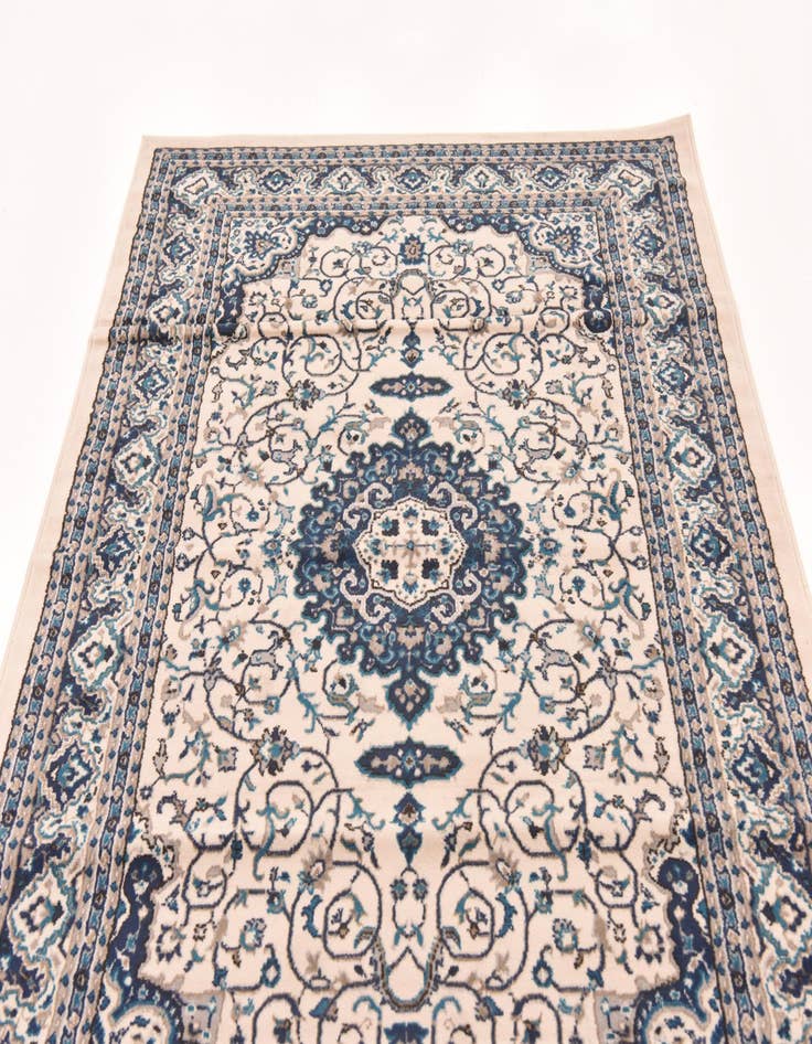 Detail image of  5' 4 x 7' 3 Amaya Rug