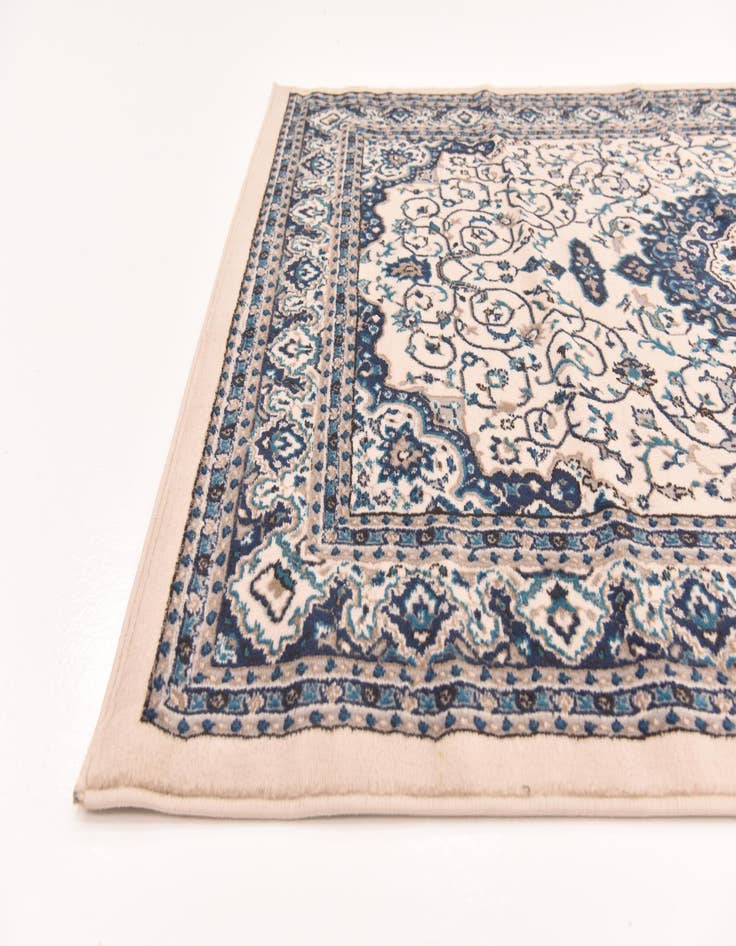 Detail image of  5' 4 x 7' 3 Amaya Rug