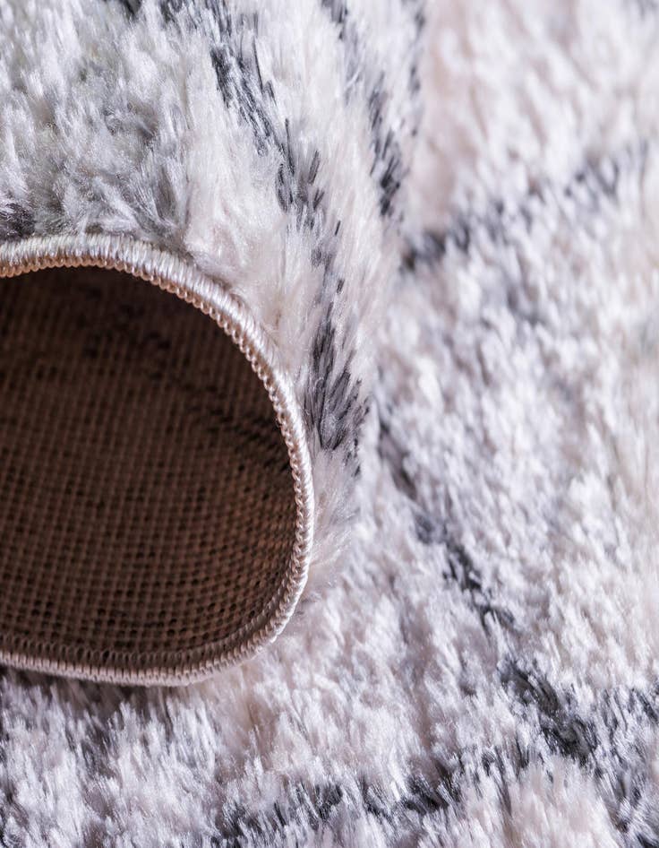 Detail image of  4' 5 x 6' 3 Artemis Rug