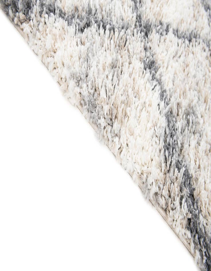 Detail image of  5' 3 x 7' 7 Athena Shag Rug