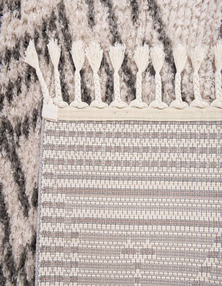 Detail image of  5' 3 x 7' 8 Athena Shag Rug