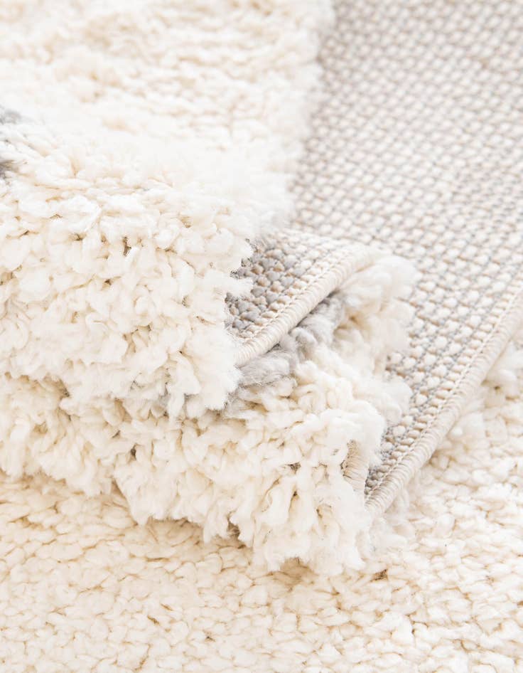 Detail image of  8' x 10' Athena Shag Rug