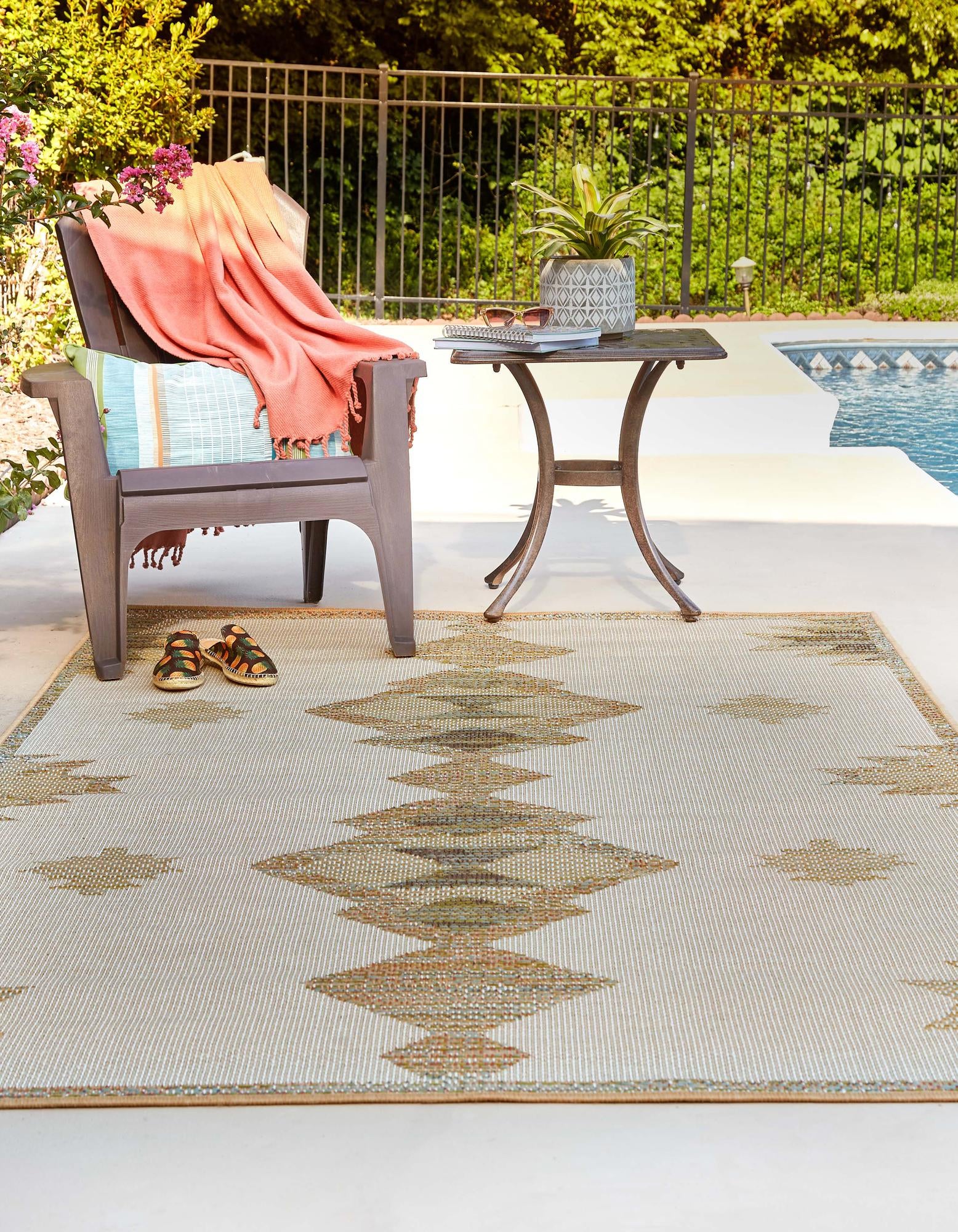 Ivory 4' x 6' Baja Indoor / Outdoor Rug | Rugs.com