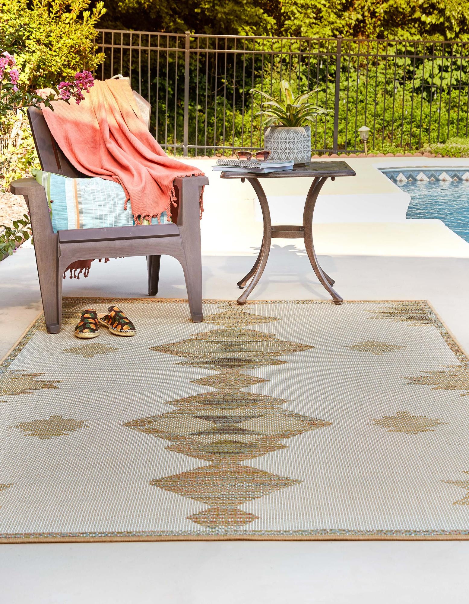 Ivory 4' x 6' Baja Indoor / Outdoor Rug | Rugs.com