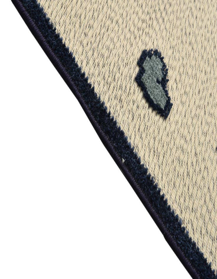 Detail image of  5' x 7' 6  Washable Belize Indoor / Outdoor Rug