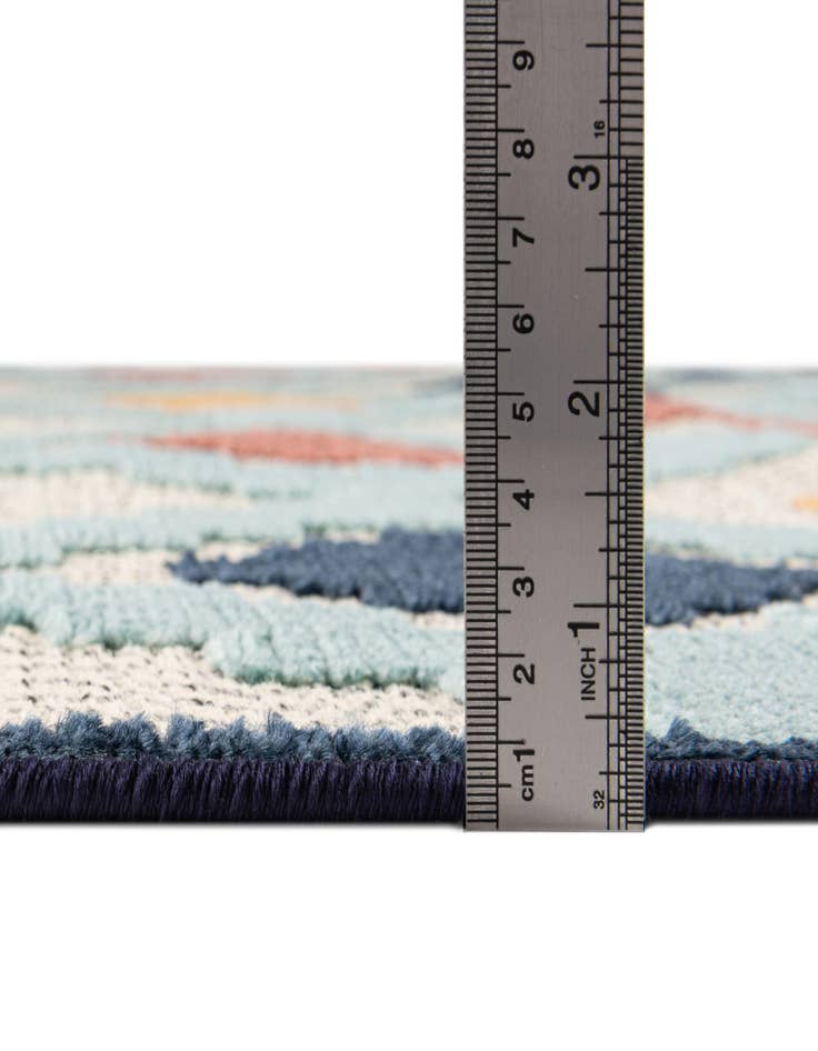 Detail image of  7' x 10'  Washable Belize Indoor / Outdoor Rug
