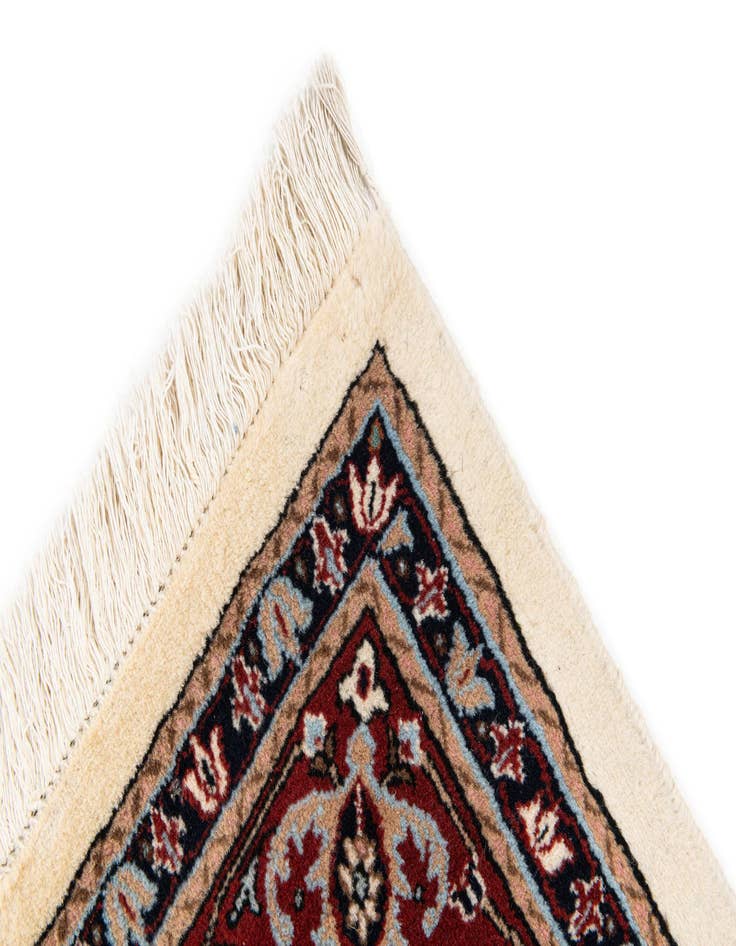 Detail image of  3' 5 x 4'  Hand Knotted Bidjar Wool Rug