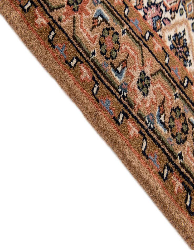 Detail image of  3' x 5' 5  Hand Knotted Bidjar Wool Rug