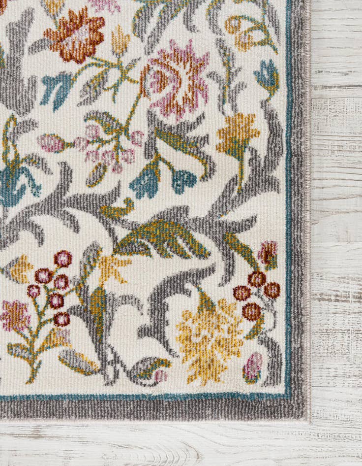 Detail image of  5' x 8' Blossom Rug