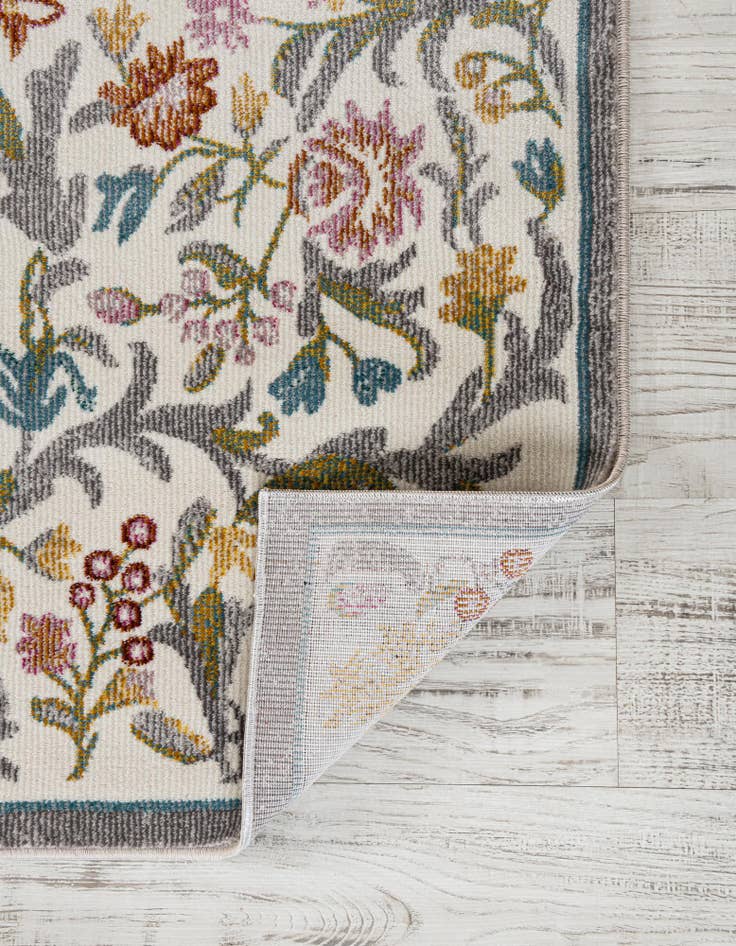 Detail image of  5' x 8' Blossom Rug