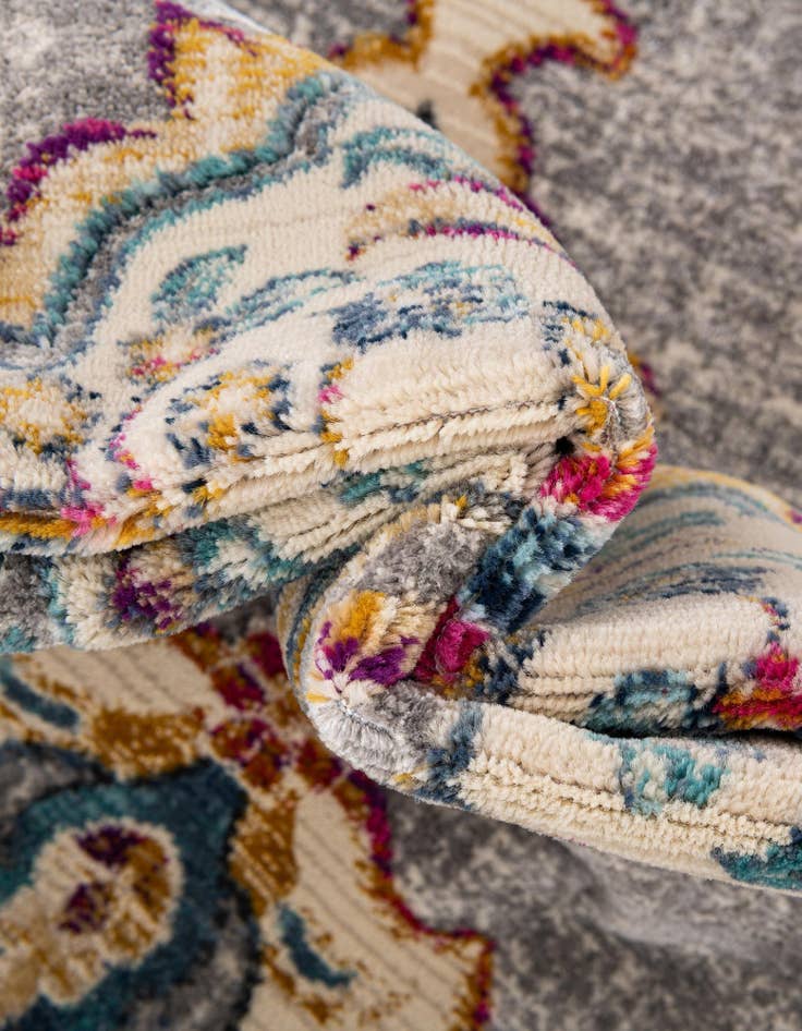 Detail image of  4' x 6' Budapest Rug