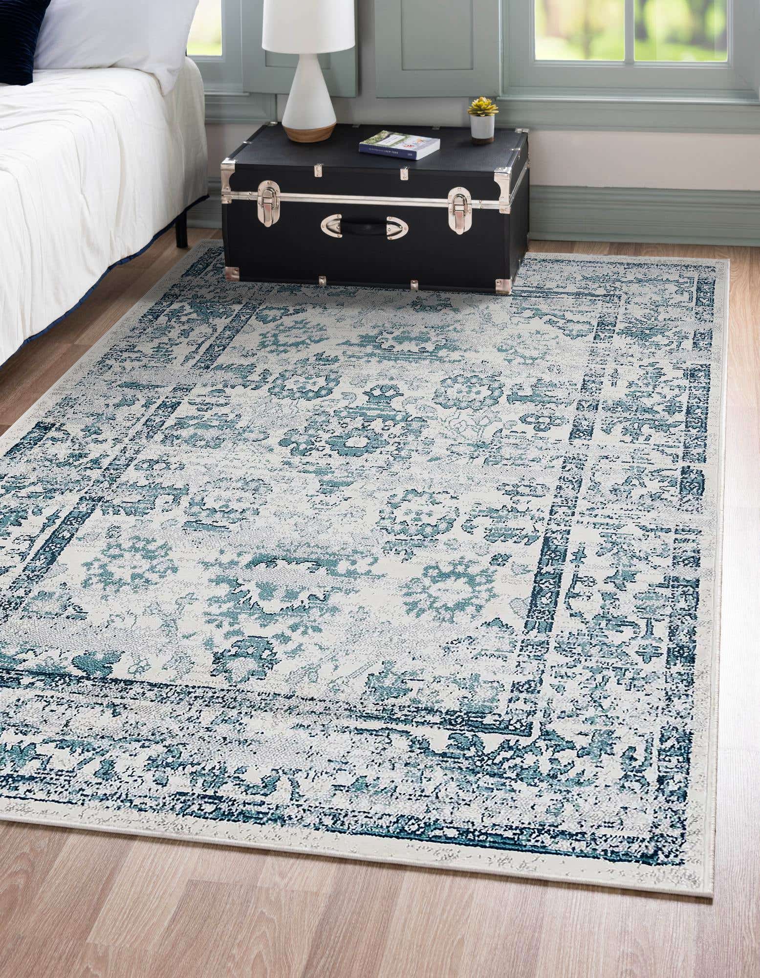 Ivory 8' x 10' Charleston Rug | Rugs.com