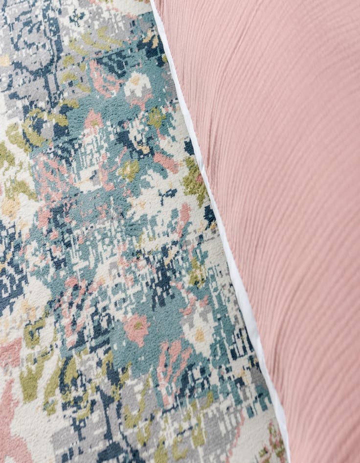 Detail image of  4' x 6' Charleston Rug