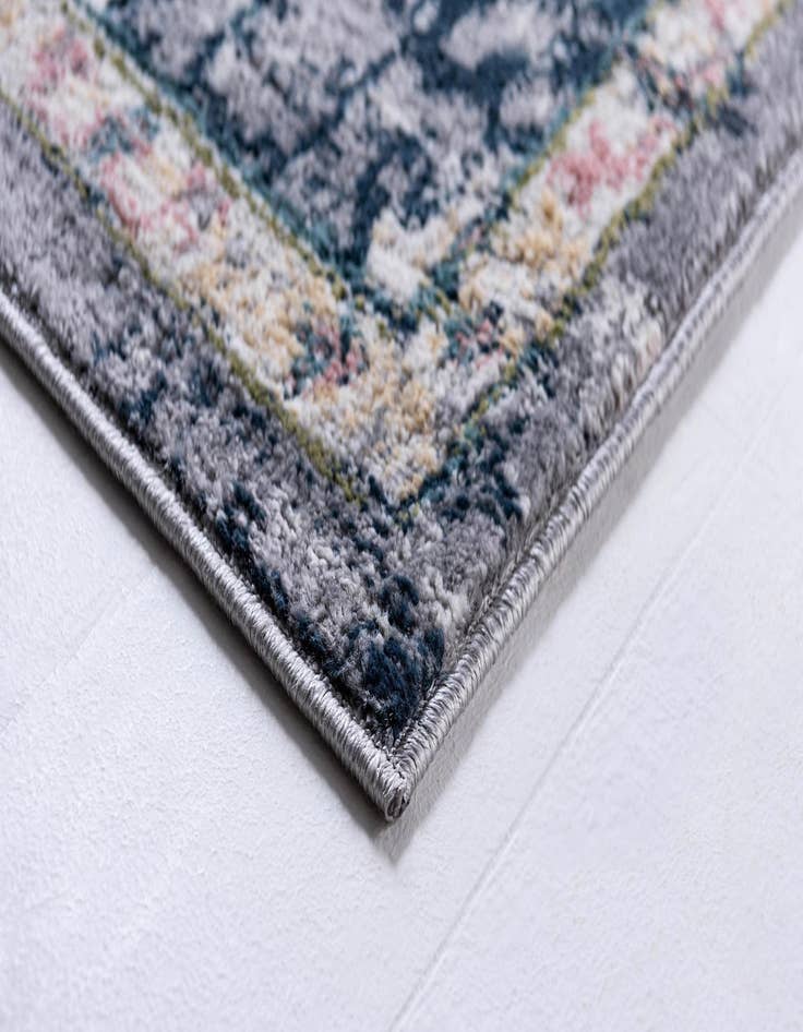 Detail image of  4' x 6' Charleston Rug