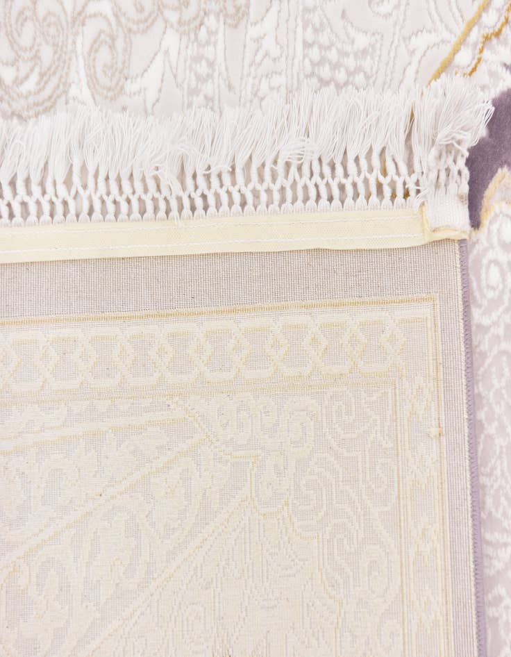 Detail image of  6' 6 x 9' 10 Chateau Rug