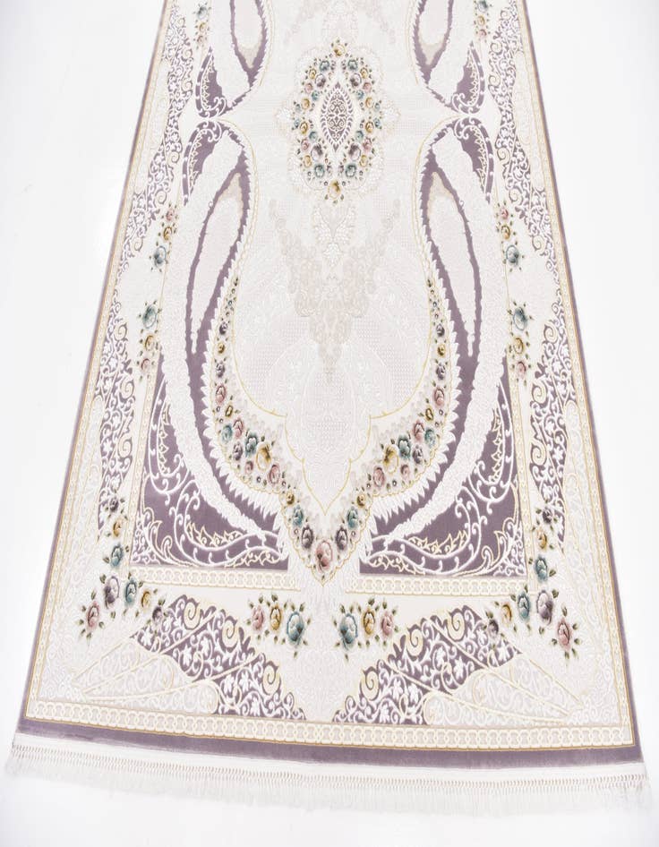 Detail image of  6' 6 x 9' 10 Chateau Rug