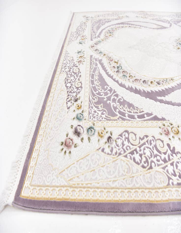 Detail image of  6' 6 x 9' 10 Chateau Rug