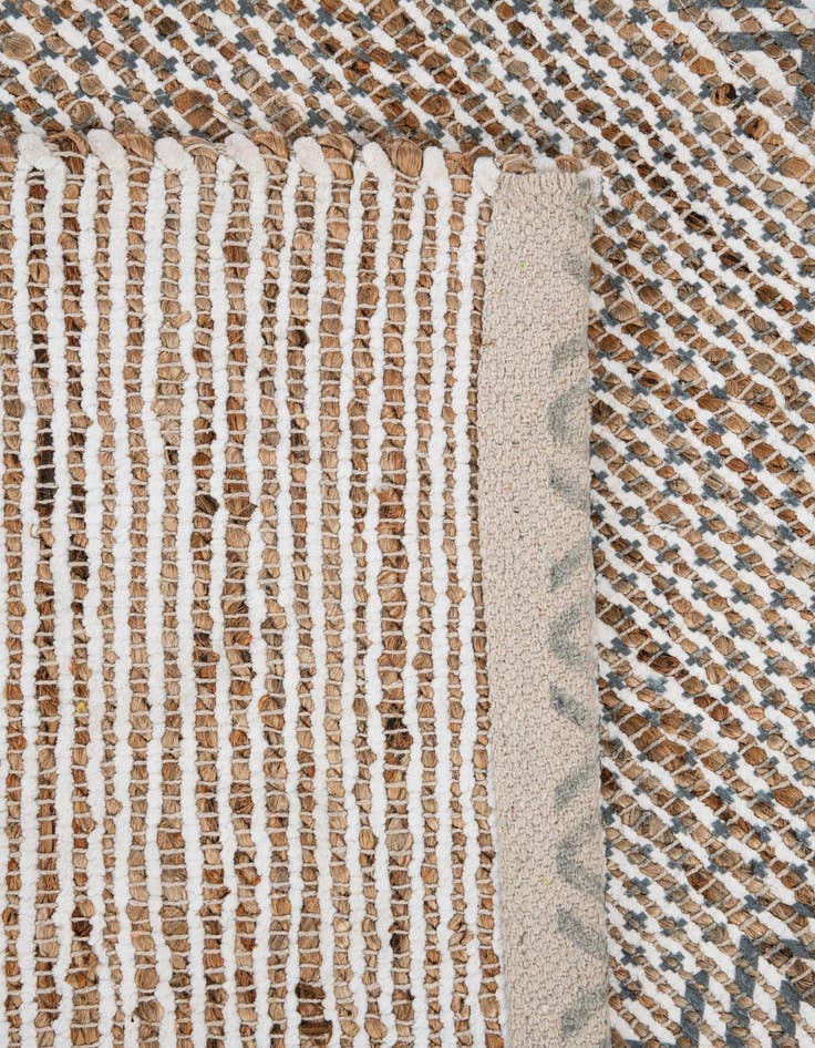 Detail image of  2' 1 x 3' 1  Hand Woven Chenille Jute Rug