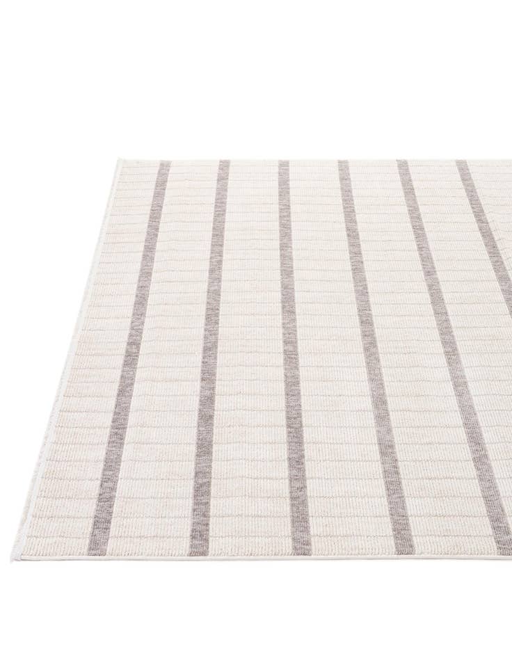 Detail image of  5' 3 x 7' 10 Cherokee Rug