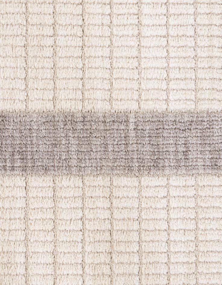 Detail image of  5' 3 x 7' 10 Cherokee Rug