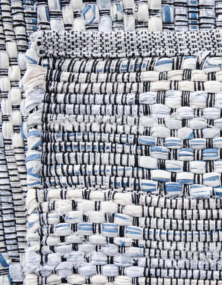 Detail image of  9' x 12' 2  Hand Woven Chindi Cotton Rug