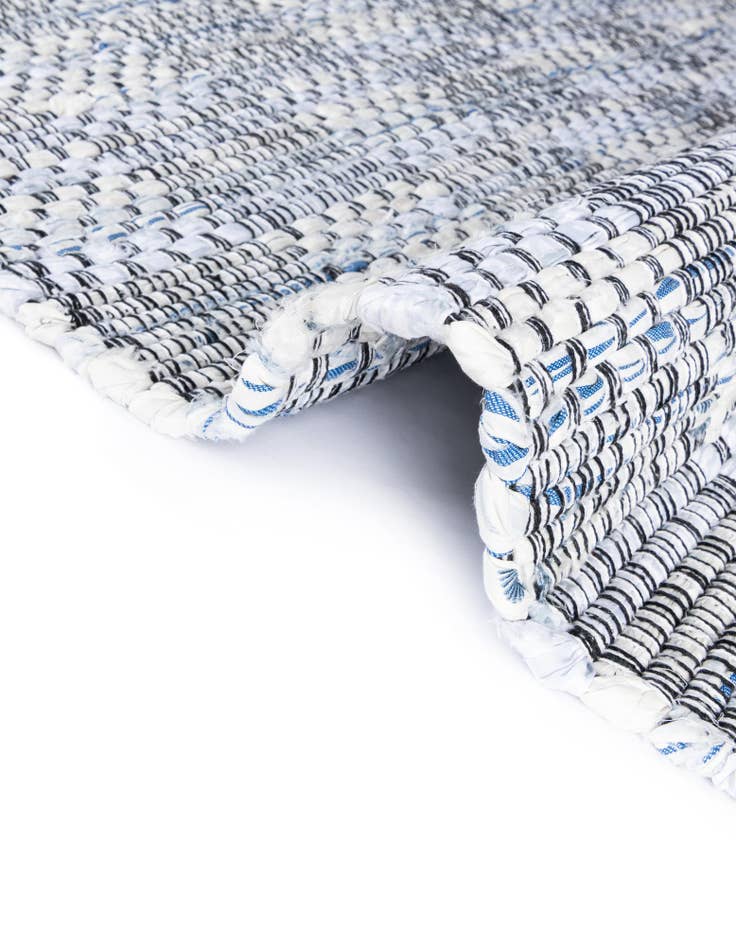 Detail image of  9' x 12' 2  Hand Woven Chindi Cotton Rug