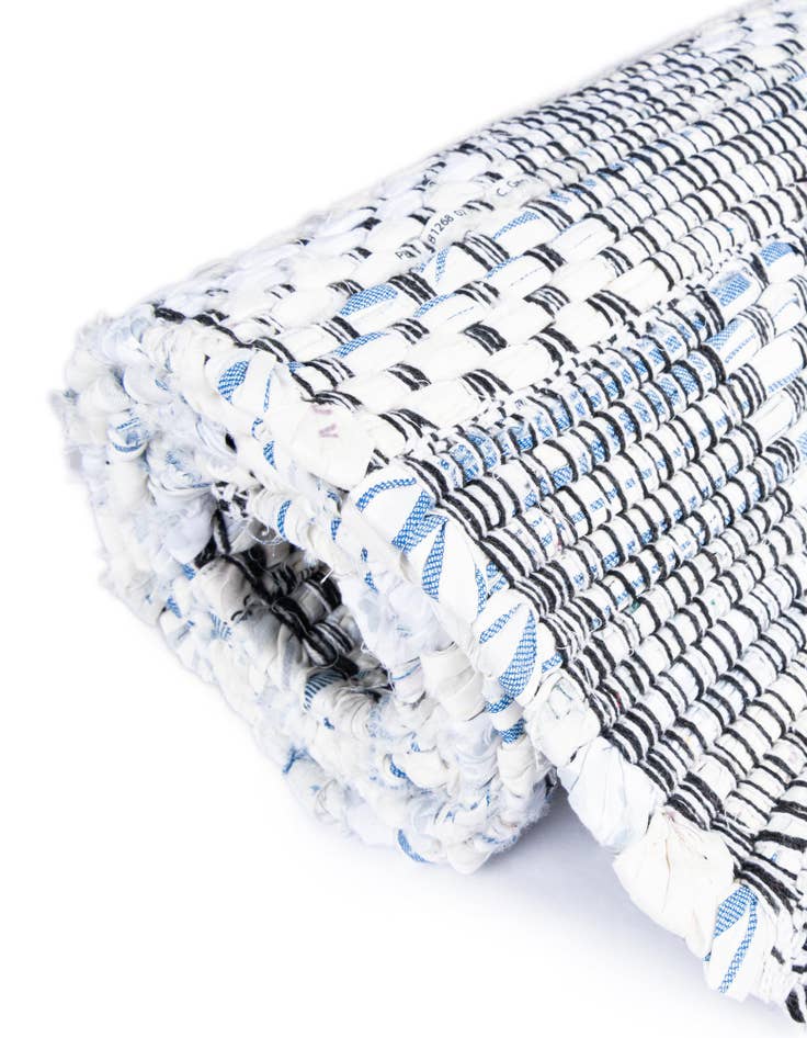 Detail image of  9' x 12' 2  Hand Woven Chindi Cotton Rug