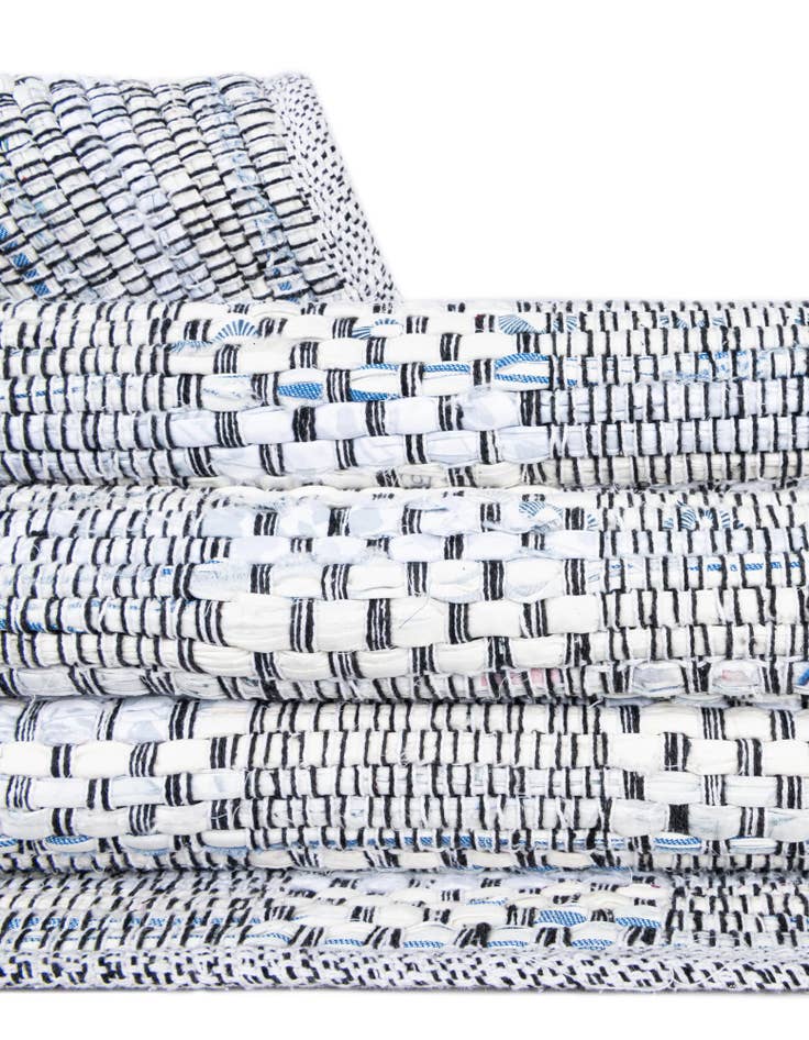 Detail image of  9' x 12' 2  Hand Woven Chindi Cotton Rug