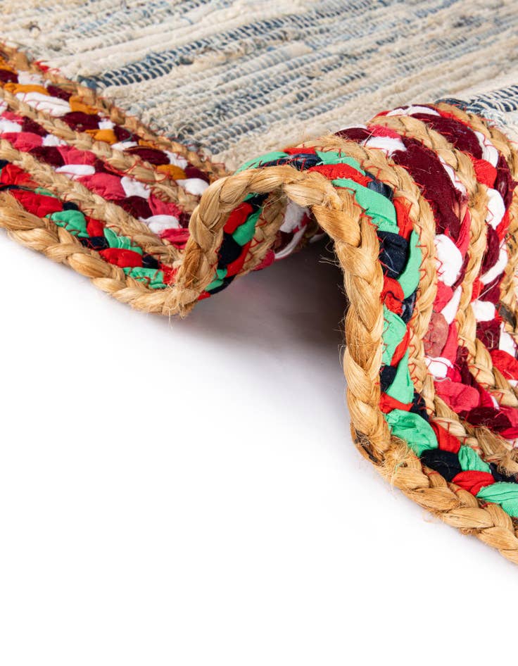 Detail image of  4' 1 x 5'  Hand Braided Chindi Jute Rug