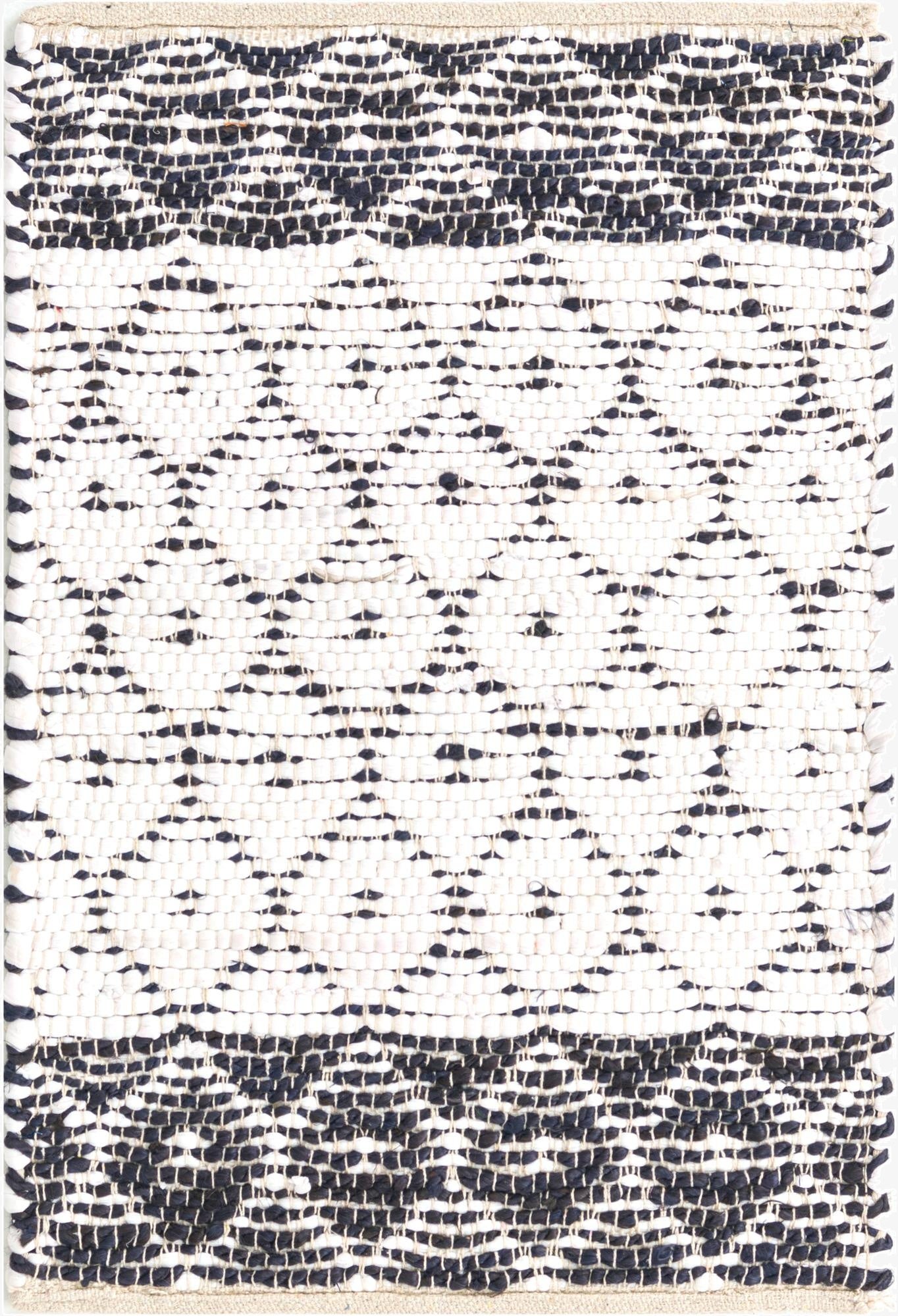  2' x 3' 1  Hand Woven Chindi Trellis Rug