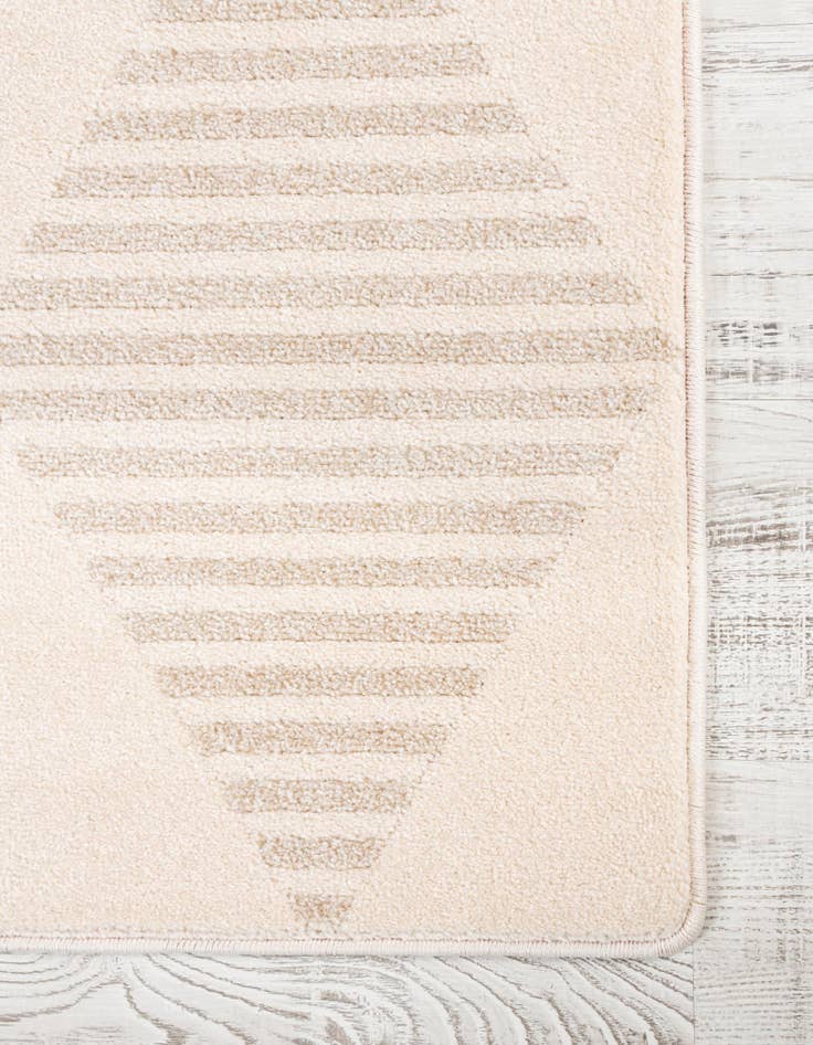 Detail image of  4' x 6' Contour Rug