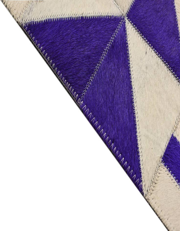 Detail image of  5' x 7' 10 Cowhide Rug