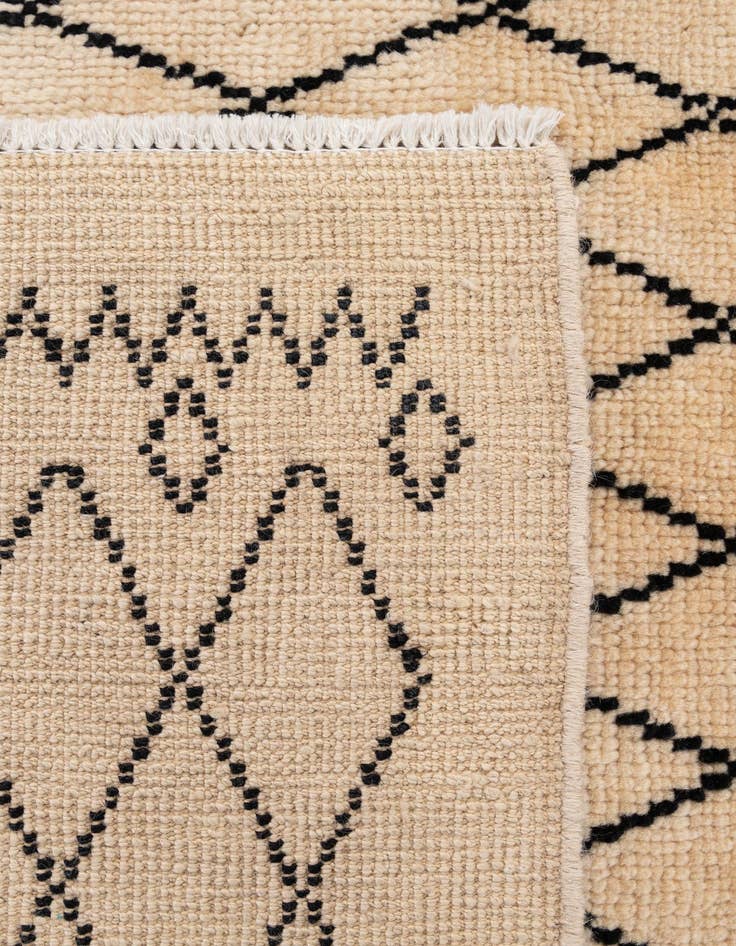 Detail image of  5' 2 x 7' 5  Hand Knotted Darya Wool Rug