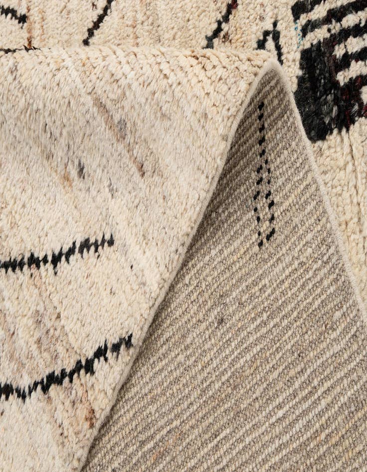 Detail image of  6' 8 x 9' 9  Hand Knotted Darya Wool Rug