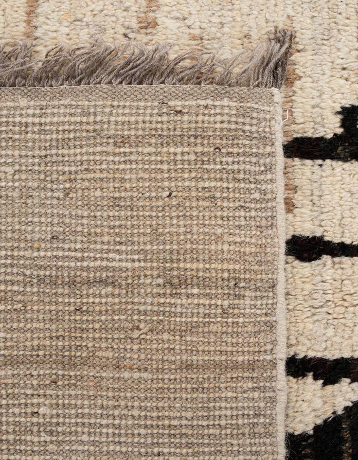 Detail image of  6' 8 x 9' 9  Hand Knotted Darya Wool Rug