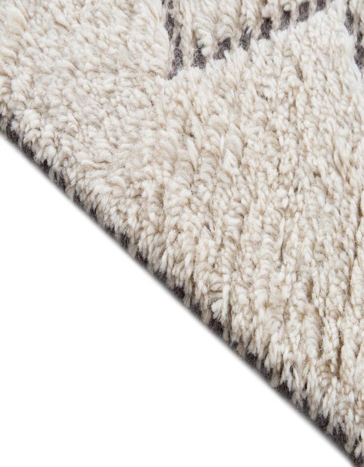 Detail image of  5' 7 x 7' 8  Hand Knotted Darya Wool Rug