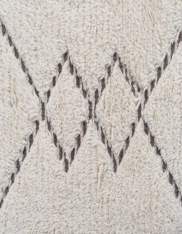 Detail image of  5' 7 x 7' 8  Hand Knotted Darya Wool Rug