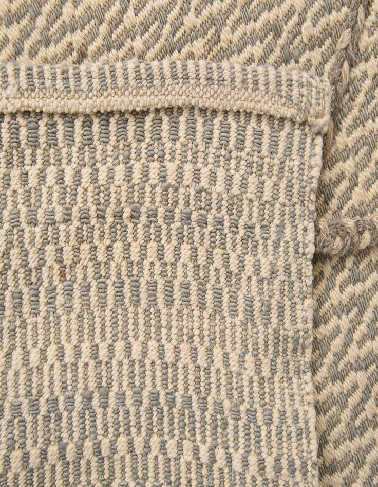 Detail image of  3' 9 x 6' 1  Hand Knotted Darya Wool Rug