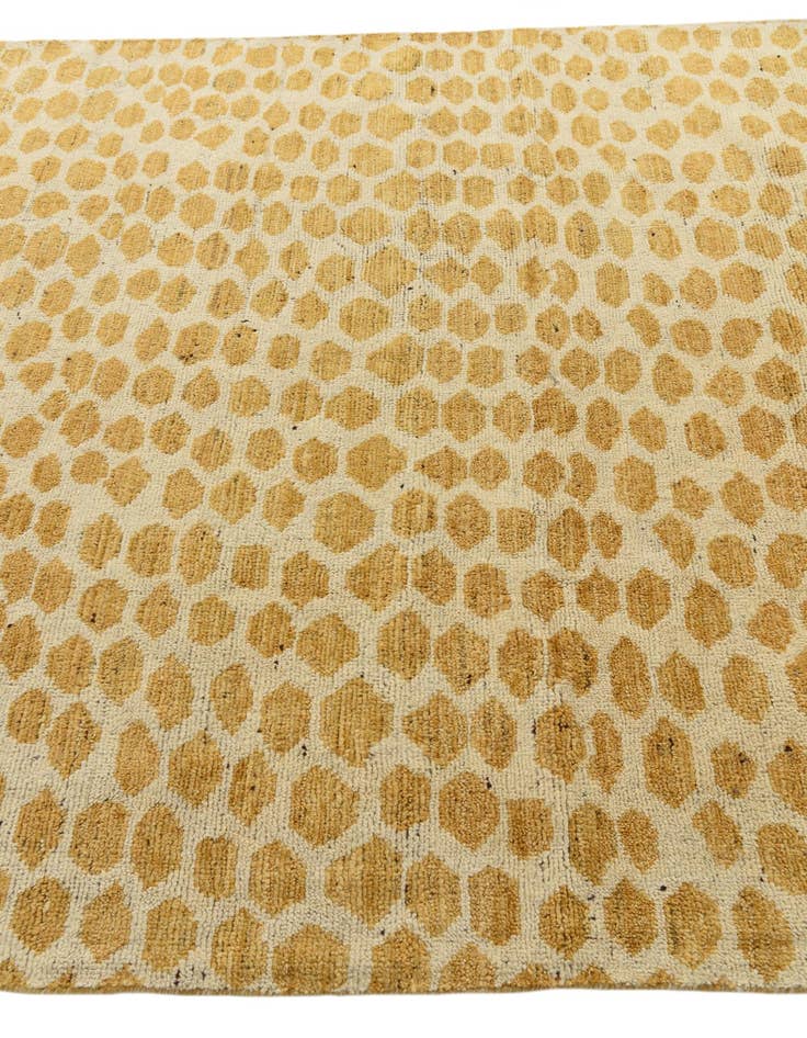 Detail image of  6' 1 x 9' 3  Hand Knotted Darya Wool Rug