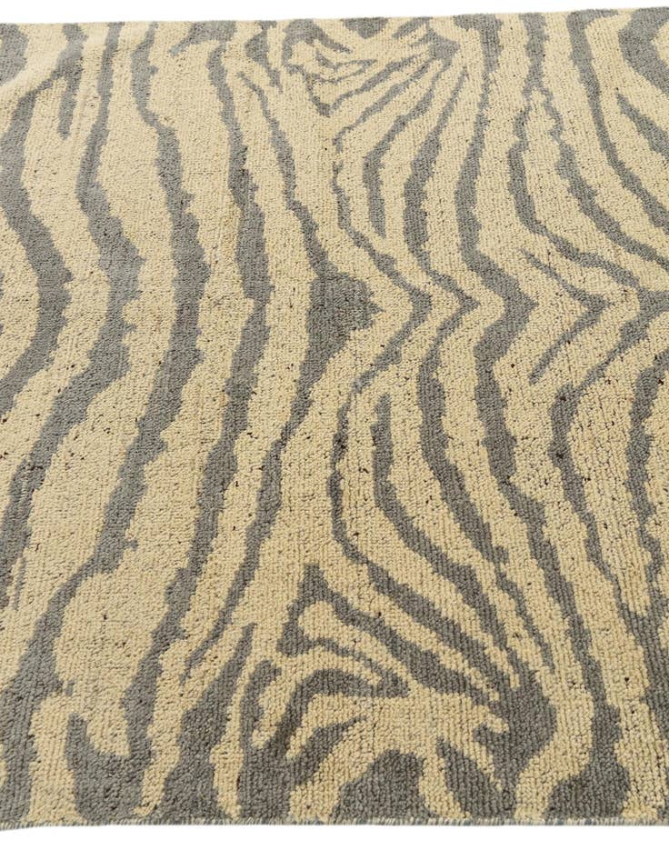 Detail image of  5' x 8' 1  Hand Knotted Darya Wool Rug