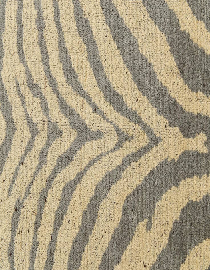 Detail image of  5' x 8' 1  Hand Knotted Darya Wool Rug