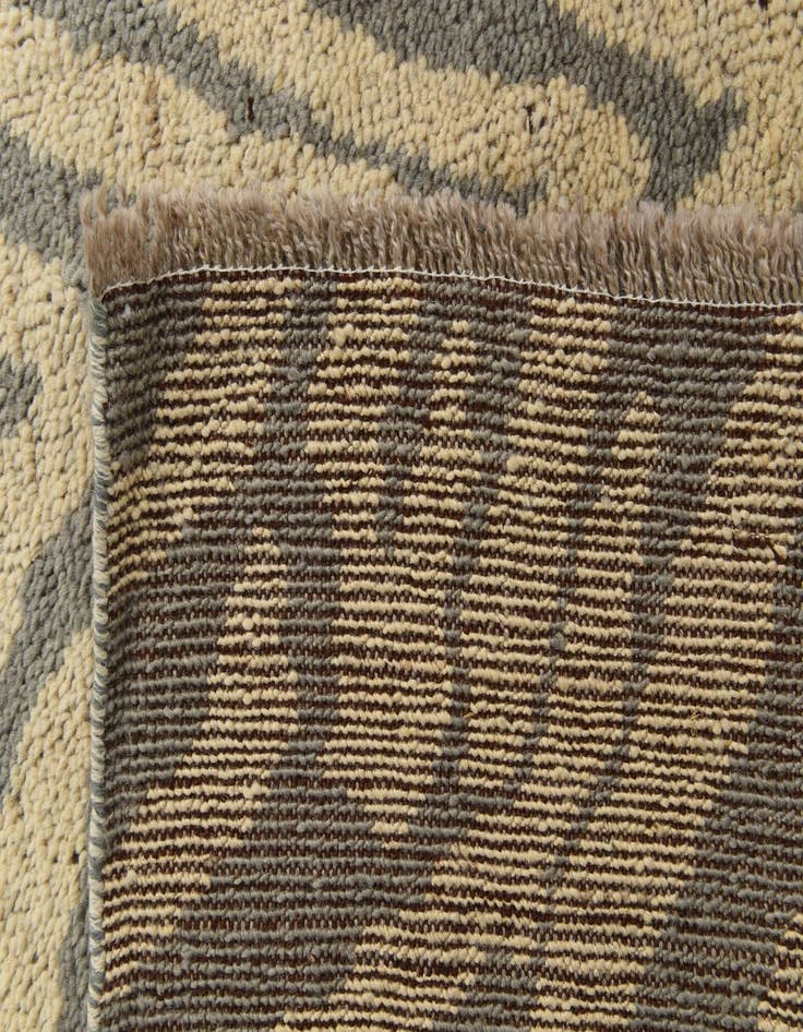 Detail image of  5' x 8' 1  Hand Knotted Darya Wool Rug