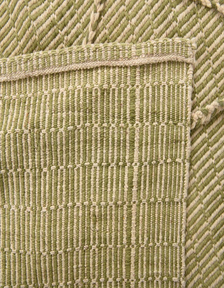 Detail image of  8' 8 x 12'  Hand Knotted Darya Wool Rug