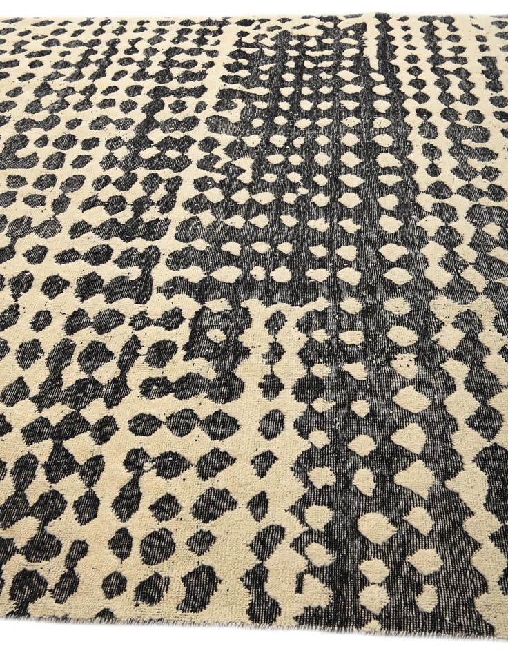 Detail image of  7' 10 x 10' 2  Hand Knotted Darya Wool Rug