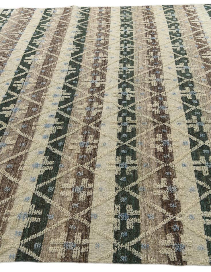 Detail image of  8' 2 x 10' 3  Hand Knotted Darya Wool Rug